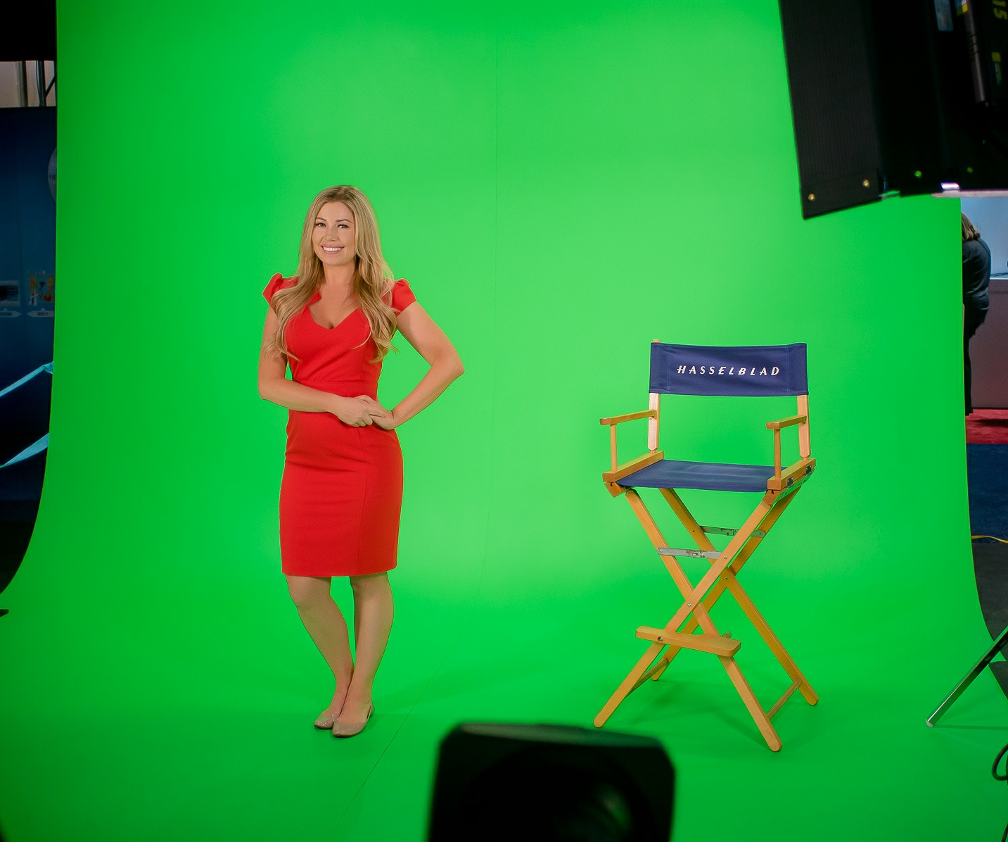 PC160 Portable Green Screen - 13' 4" Wide Full-Length Chroma Key Backdrop